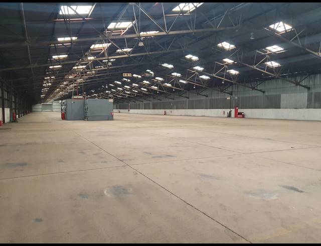 7,396M² WAREHOUSE TO LET IN ISANDO